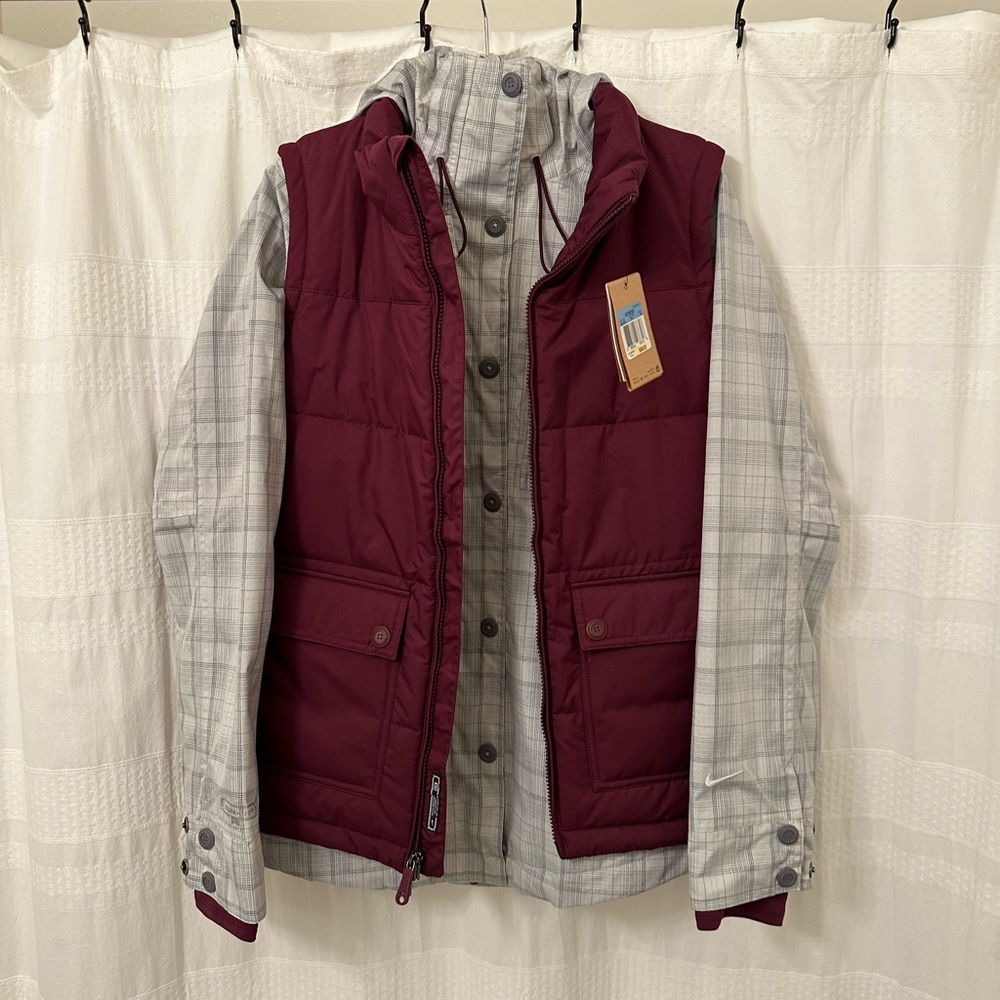 Women’s Nike Snowboard Jacket size M